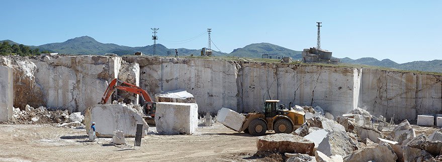noche travertine, noche travertine cross cut, noche travertine fossil, red travertine, silver travertine, light travertine, afyon grey 